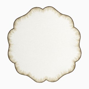 Mantel individual VALVER de lino bordado en blanco y beige de Los Encajeros
