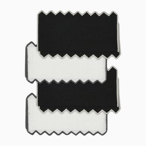 Serviettes Cocktail Triangu en Lin Noir et Gris par Los Encajeros, Set de 4