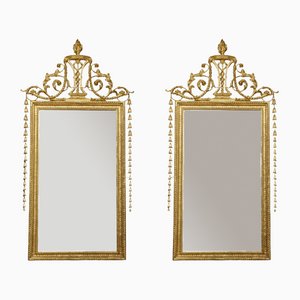 Espejos de pared estilo siglo XVIII de madera dorada. Juego de 2