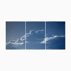 Triptychon von Serene Cloudy Sky, 2021, handgefertigte Cyanotypie Druck auf Papier