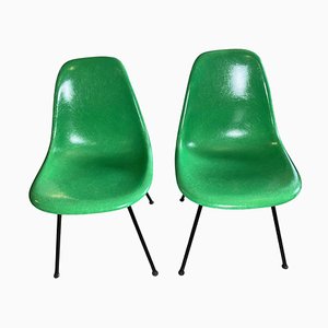 Sedie in fibra di vetro verde di Eames per Herman Miller, set di 2