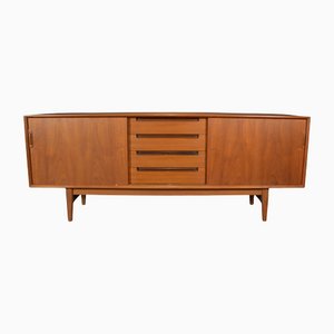 Credenza in teak e betulla con ante scorrevoli e cassetti, anni '60