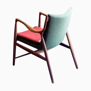 45 Stuhl aus Holz und Stoff von Finn Juhl