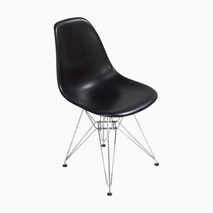 Silla de comedor DSR en negro de Charles & Ray Eames para Vitra