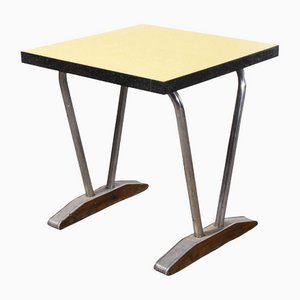 Mesa de centro francesa cuadrada de laminado amarillo con base de aluminio, años 60