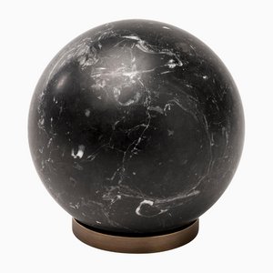 Sphère Gravity en Marbre Marquina Noir avec Base en Laiton de Salvatori