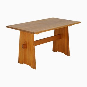 Schwedischer Tisch aus massivem Pinienholz von Carl Malmsten