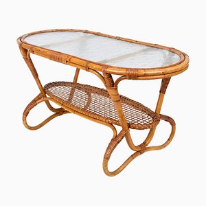 Tavolino da caffè ovale Mid-Century in vimini e bambù con ripiano in vetro di Kaare Klint, anni '50