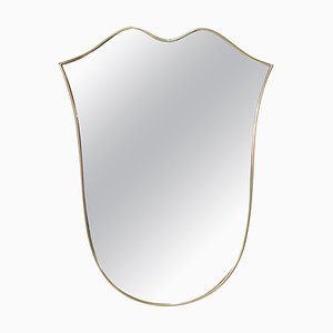 Espejo italiano Mid-Century en forma de escudo de latón de Gio Ponti, 1961
