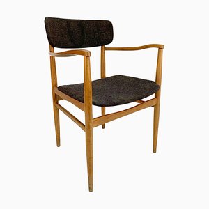 Skandinavischer Armlehnstuhl aus Holz und Stoff im Stil von Finn Juhl