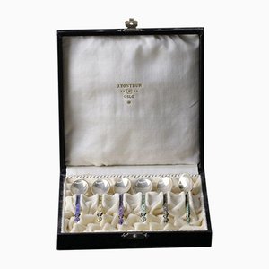 Cucharas de plata con esmalte en estuche de regalo. Juego de 6