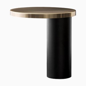 Lampada da tavolo Cylinda color oro satinato di Angeletti & Ruzza per Oluce