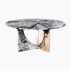 Tavolo Spinnaker rotondo con ripiano in marmo e base in metallo di Luca Erba per Hessentia