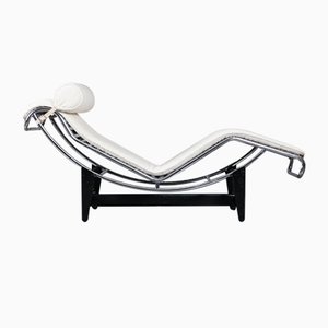 Boucle Upholstery LC4 Chaise Longue by Le Corbusier & Pierre Jeanneret for Cassina, 1960s
