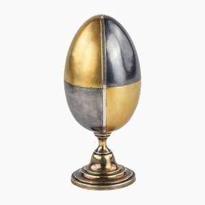 Huevo escalfado plateado de Eric Collin para Faberge