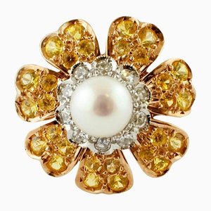 Gelber Saphir, Diamanten, Perle, Ring aus 14 Karat Weißgold mit Blumenmuster