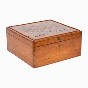 Große viereckige Schachbrettbox aus Holz mit Intarsien, 1900er