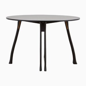 PH Ax Tisch, schwarze Eichenholzbeine, Tischplatte und Kante aus schwarzem Eichenfurnier