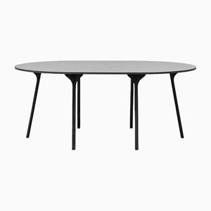 Tavolo PH Circle, 1270x1820 mm, gambe in legno di quercia nero, piatto e bordo impiallacciati