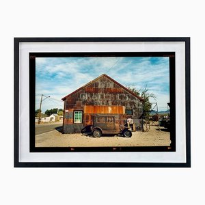 Richard Heeps, Modell T und Garage, Dagget, Kalifornien, 2003, Farbfotografie