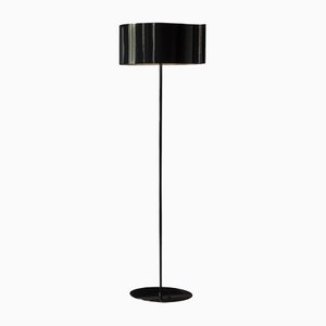 Nendo Stehlampe aus schwarzem Metall von Oluce