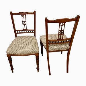 Antike viktorianische Beistellstühle aus Nussholz, 2er Set