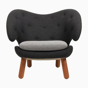 Pelican Chair Gray Divina Melange by Find Juhl for Design M