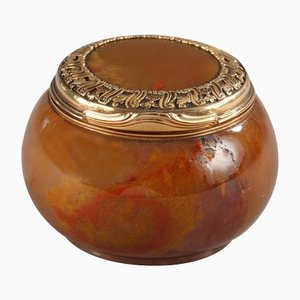 18th Century Gold-Mounted Agate Snuff Box
