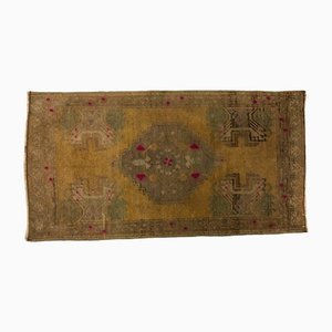 Kleiner gelber türkischer Vintage Teppich