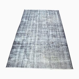 Alfombra sobreteñida gris