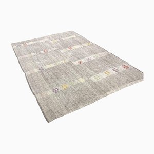 Kilim turco vintage moderno de gran tamaño en gris