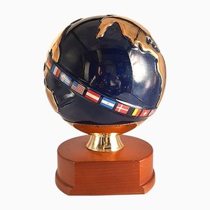 Sculpture Globe de Bureau en Porcelaine avec Drapeaux