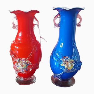 Jarrones de cristal de Murano en azul intenso y rojo. Juego de 2