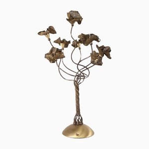 Lámpara floral de tul de latón