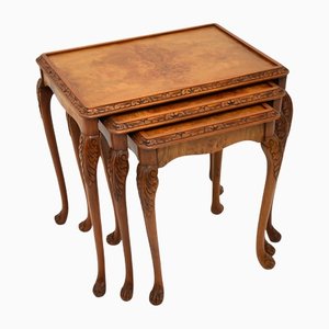 Tavolini a incastro antichi in stile Queen Anne in radica di noce, set di 3