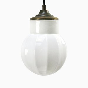 Lámpara colgante industrial vintage de porcelana blanca y vidrio opalino