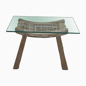 Tavolino da caffè brutalista in quercia e vetro, anni '50