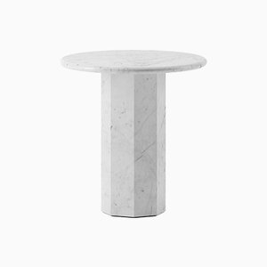 Tavolino Ashby realizzato a mano in bianco di Carrara levigato di Kevin Frankental per Lemon