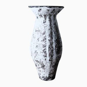 Vase .07 by Cécile Ducommun