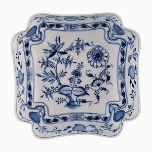 Antike blaue handbemalte Zwiebelschale aus Porzellan von Meissen