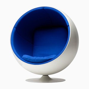 Chaise Pivotante Bleue par Eero Aarnio