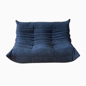 Sofá de dos plazas Togo de microfibra en azul de Michel Ducaroy para Ligne Roset