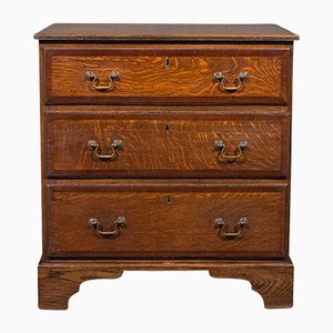 Antique English Oak Chest of Drawers, 1800