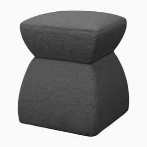 Cusi Pouf aus Bagheera Mohair von KABINET