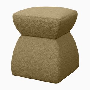Cusi Pouf aus olivgrünem Mohair von KABINET