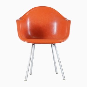 Sedia vintage in fibra di vetro arancione di Charles & Ray Eames per Vitra, anni '60