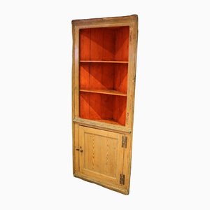 Early 19th -entury Pine Corner Cabinet