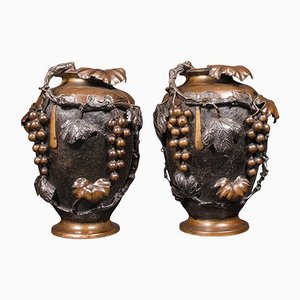 Große antike japanische Vasen aus Bronze, 2er Set