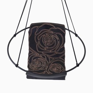 Sling Rose gravé/sculpté sur cuir véritable noir épais Veg Tan fait à la main moderne minimal du Studio Stirling