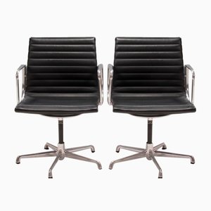 Schwarze Ea 108 Stühle aus Leder & Aluminium von Charles & Ray Eames für Icf, 2er Set